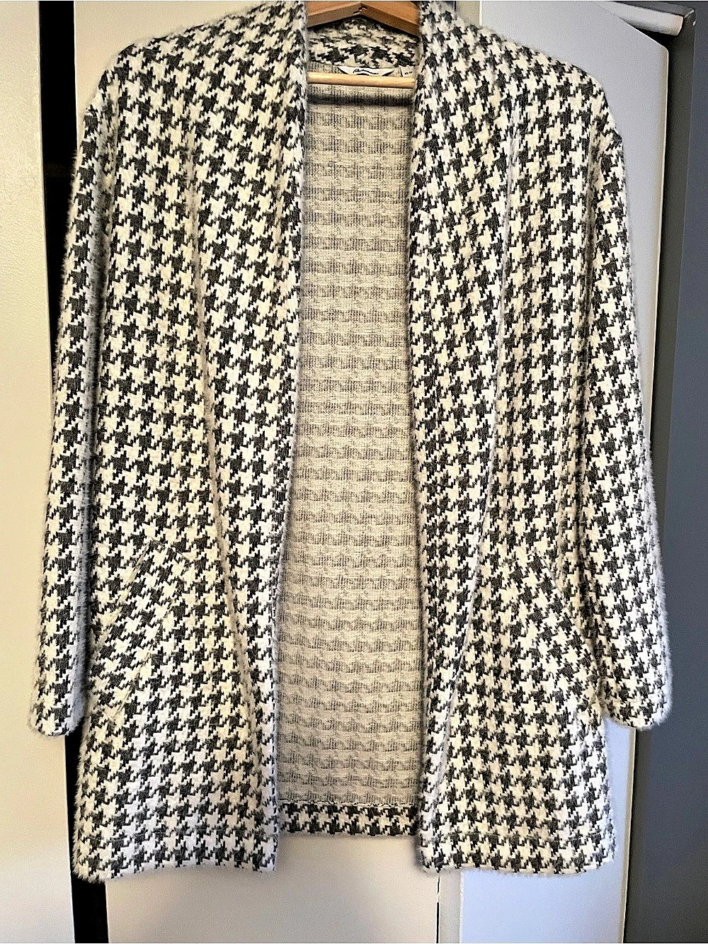 Reitmans Houndstooth Cardigan